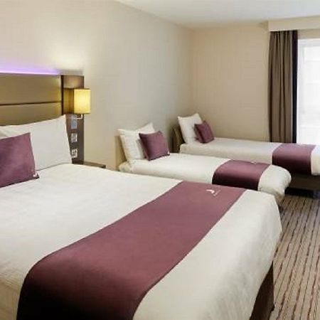 Premier Inn London Dagenham Buitenkant foto