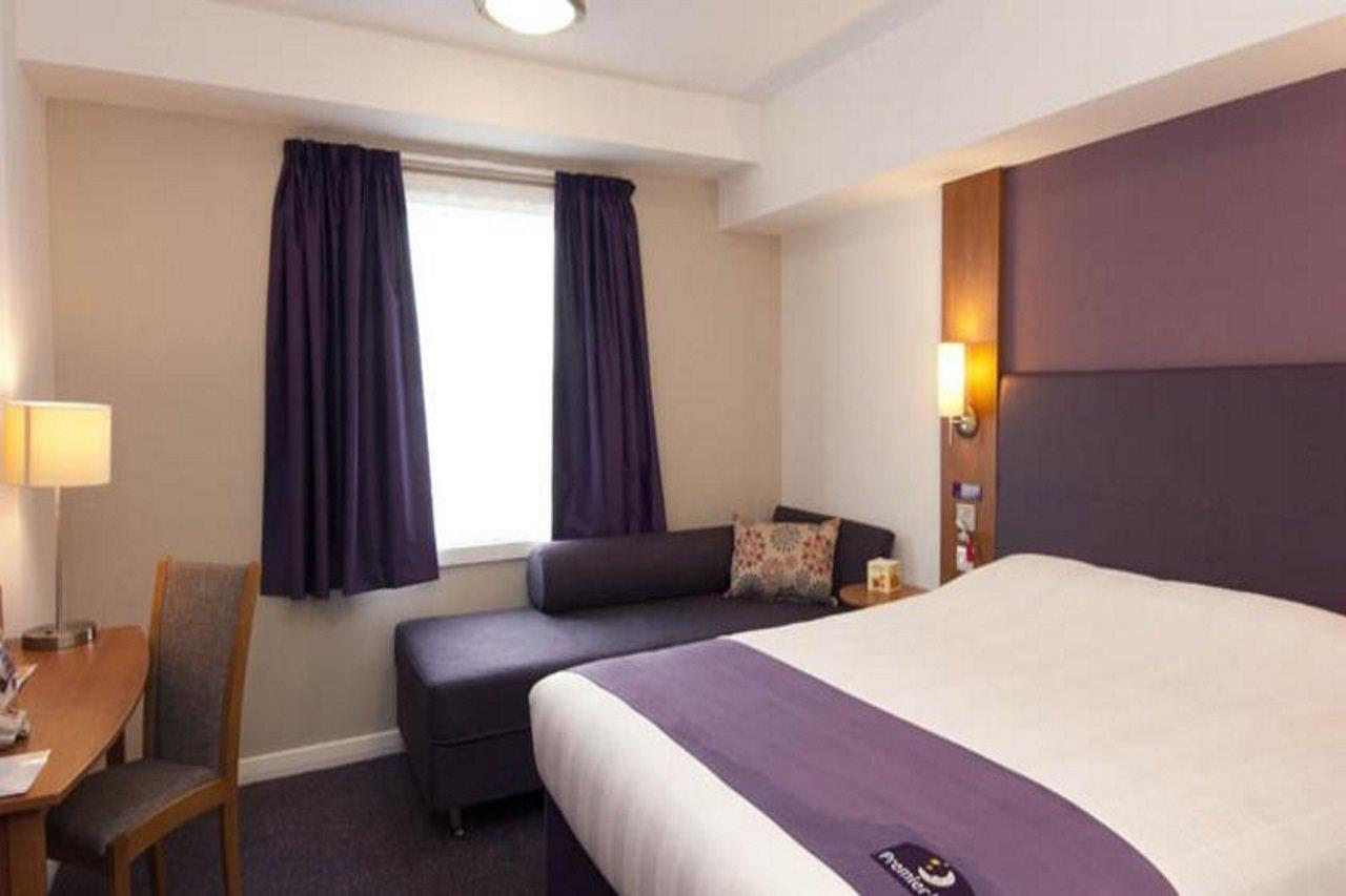 Premier Inn London Dagenham Buitenkant foto