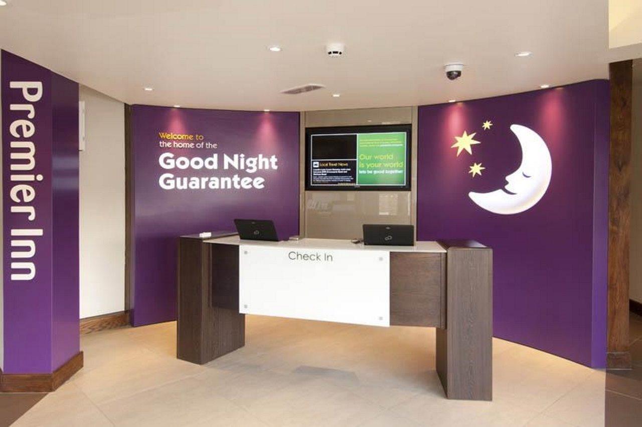 Premier Inn London Dagenham Buitenkant foto