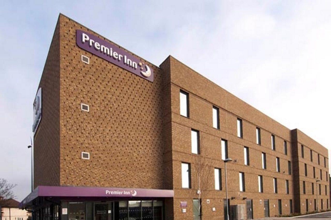 Premier Inn London Dagenham Buitenkant foto