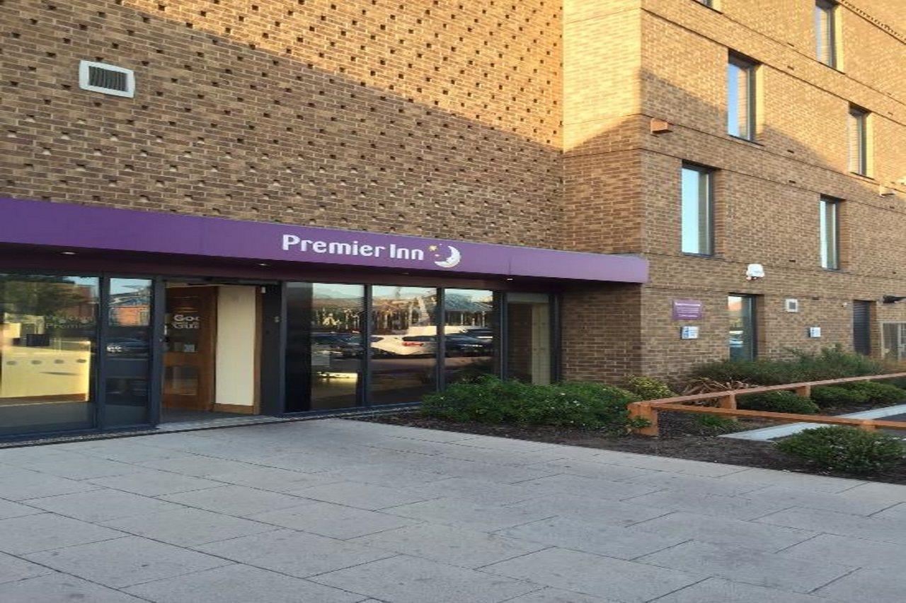 Premier Inn London Dagenham Buitenkant foto