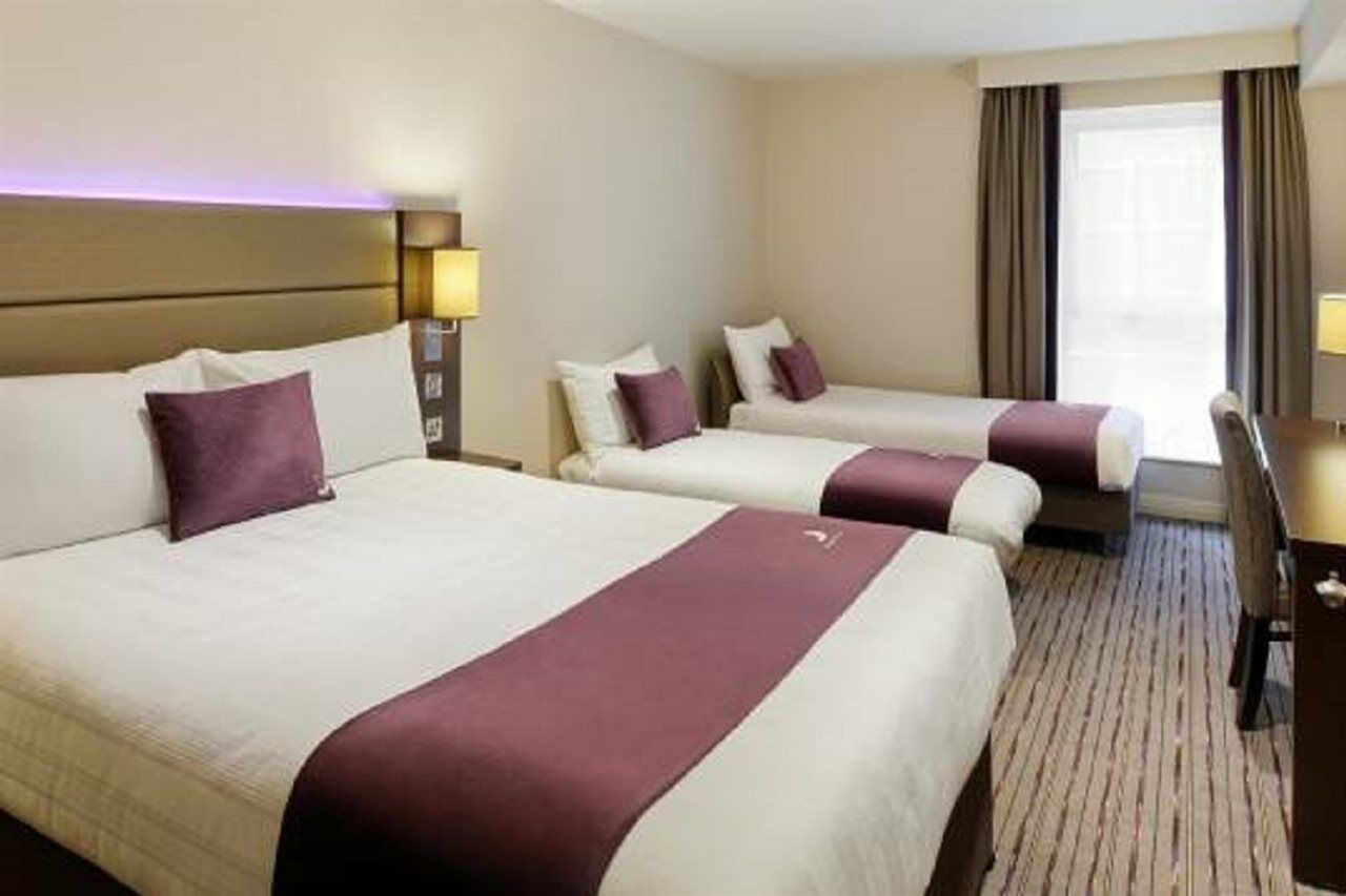 Premier Inn London Dagenham Buitenkant foto